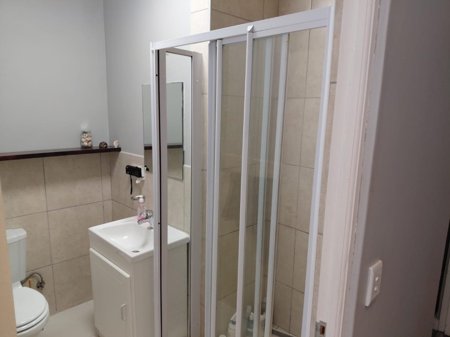 To Let 1 Bedroom Property for Rent in Okennedyville Western Cape